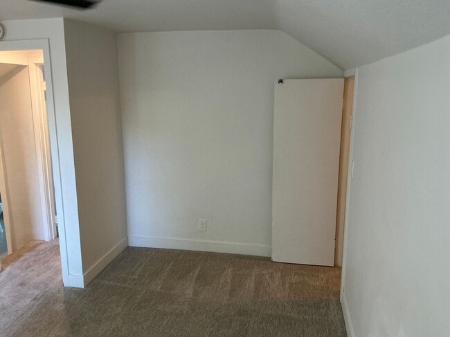 Building Photo - Beautiful 4 Bedroom 2 Bath Home in Old Tow...
