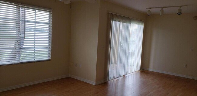 Building Photo - 4190 San Marino Blvd