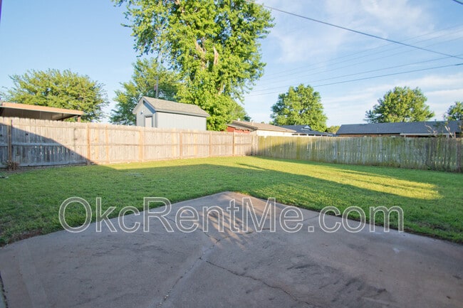 Building Photo - 126 NE 11th St