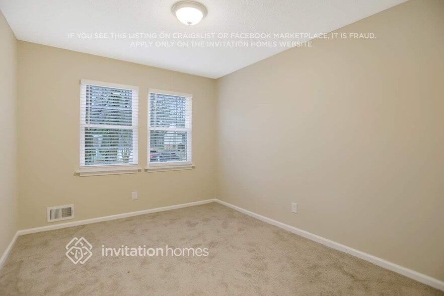 Building Photo - 4496 Fowler Ln