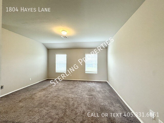 Building Photo - 1804 Hayes Ln