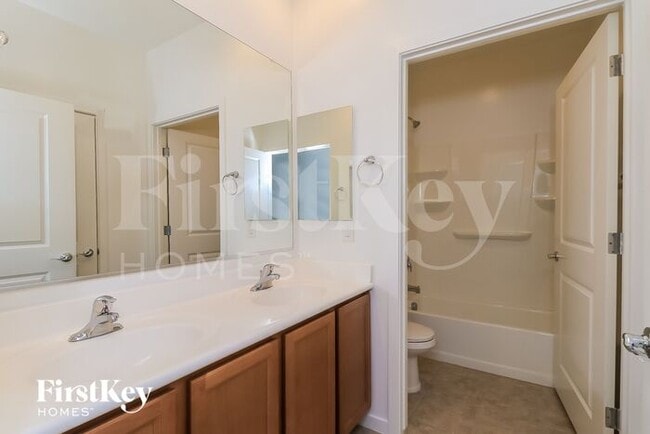 Building Photo - 4052 S 101st Ln