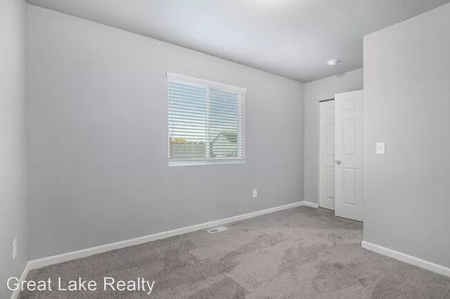 Building Photo - 4 br, 2.5 bath House - 651 East North Street