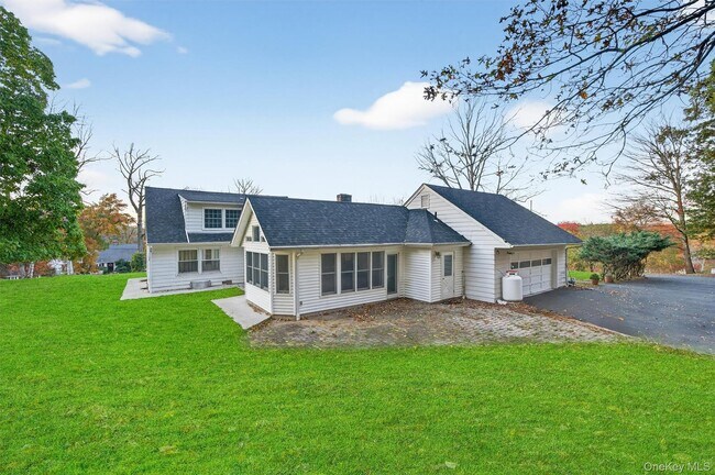 Building Photo - 108 Circle Dr