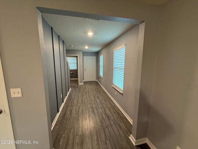 Building Photo - 8574 Newnan Lk Dr