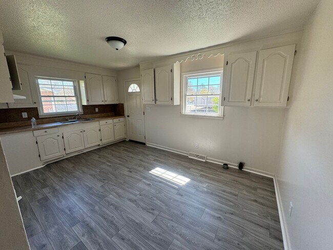 Building Photo - 3/1 House in Shelby, NC