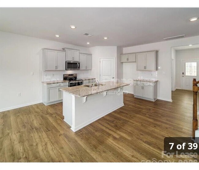 Building Photo - 132 Scotsway Ct