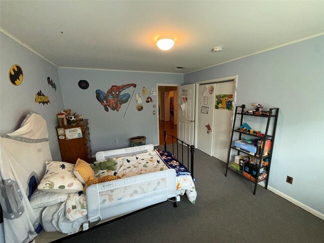 Building Photo - 29 Eastview Dr