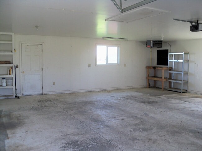Building Photo - 8311 Shepherd Rd