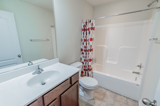 Building Photo - 210 Summerfield Dr