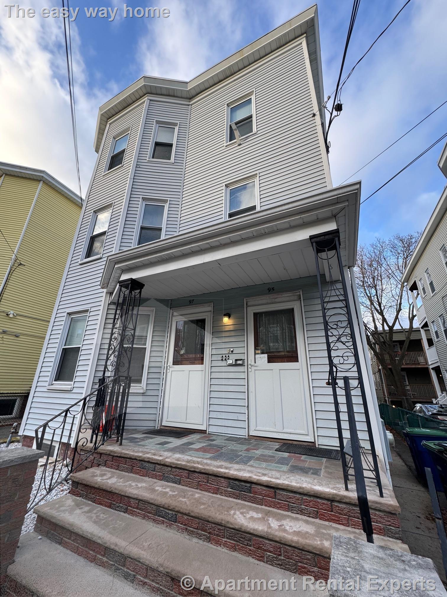 Building Photo - 97 Marion St