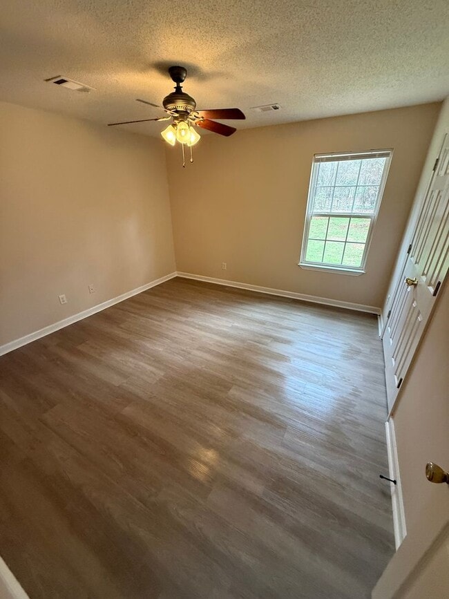 Building Photo - 1460 Georgia Ave SE