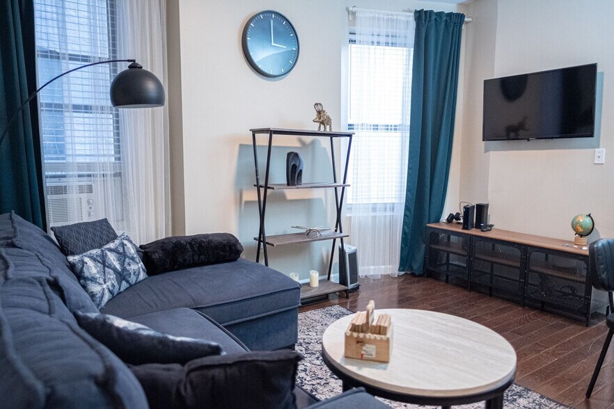 Building Photo - 5 W 101st St