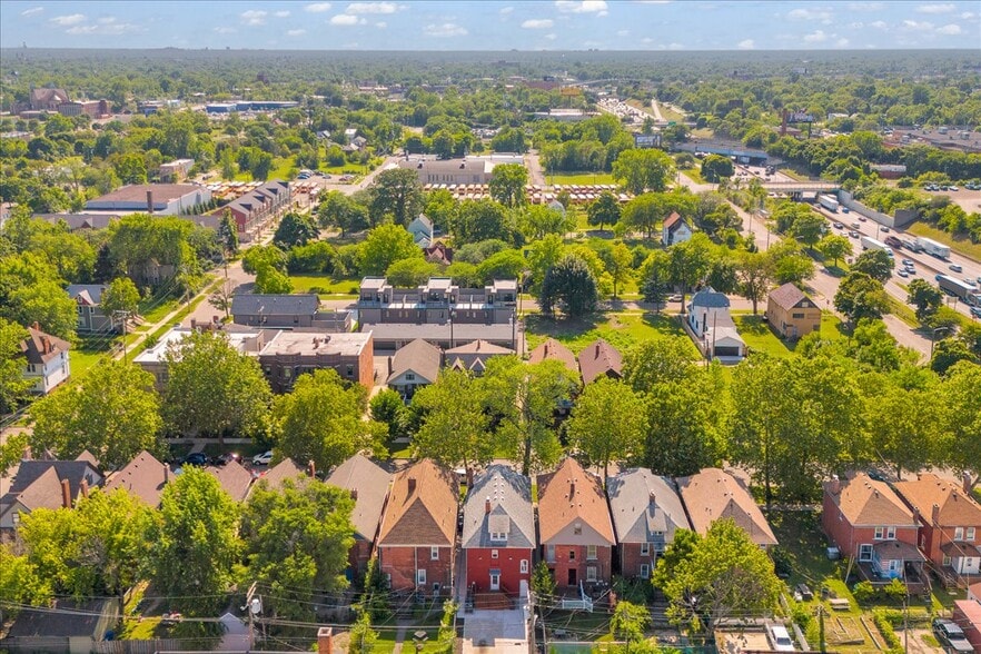 Building Photo - 5238 Commonwealth St