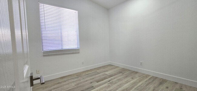 Building Photo - 9971 S 183rd Ln
