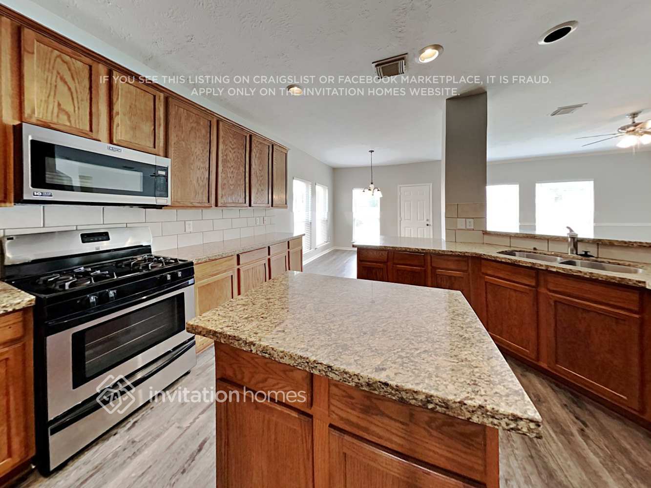 Building Photo - 3601 Pine Valley Dr