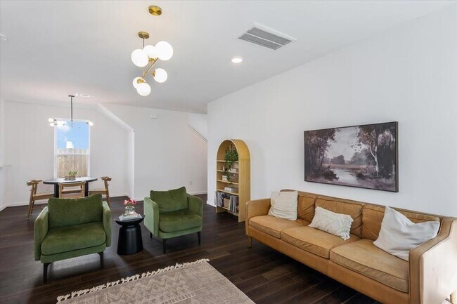 Building Photo - 25919 Chicory Dr