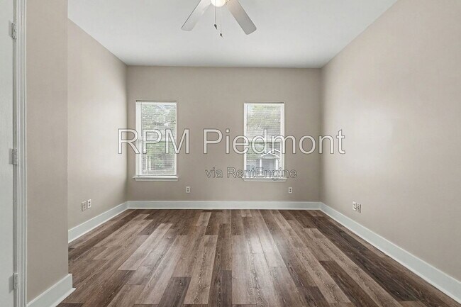 Building Photo - 751 Prince Pl NW
