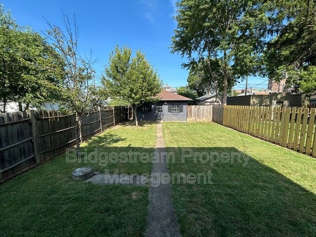 Building Photo - 266 McClure St