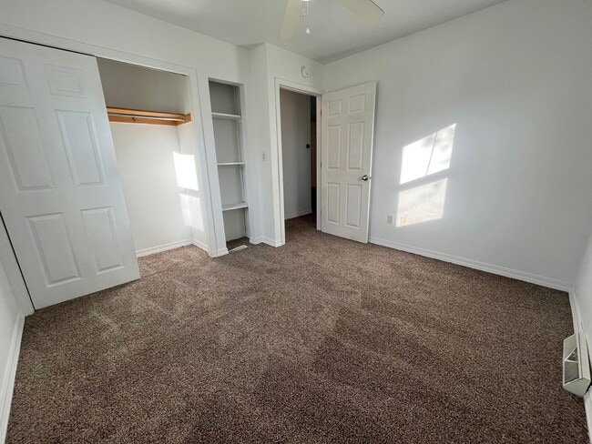 Building Photo - Spacious 2 Bed/2 Bath with Fenced in Yard!