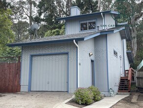 Building Photo - 615 Lottie St