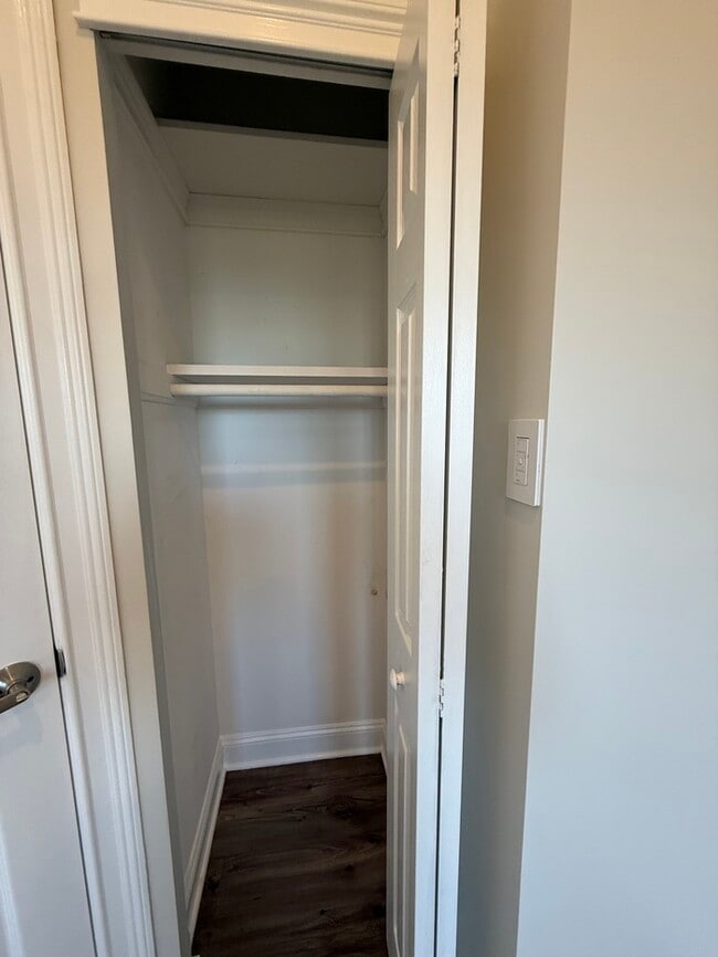 Building Photo - 4 Dresser Ave