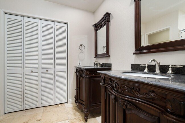 Building Photo - 55559 Winged Foot