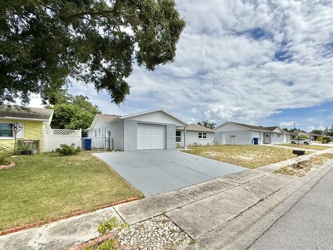Building Photo - 6417 Sutherland Ave