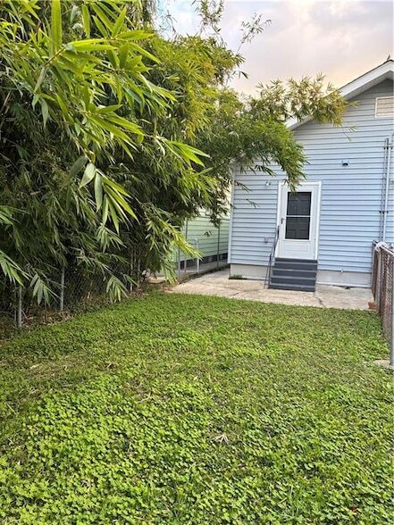 Building Photo - 2507 Jonquil St