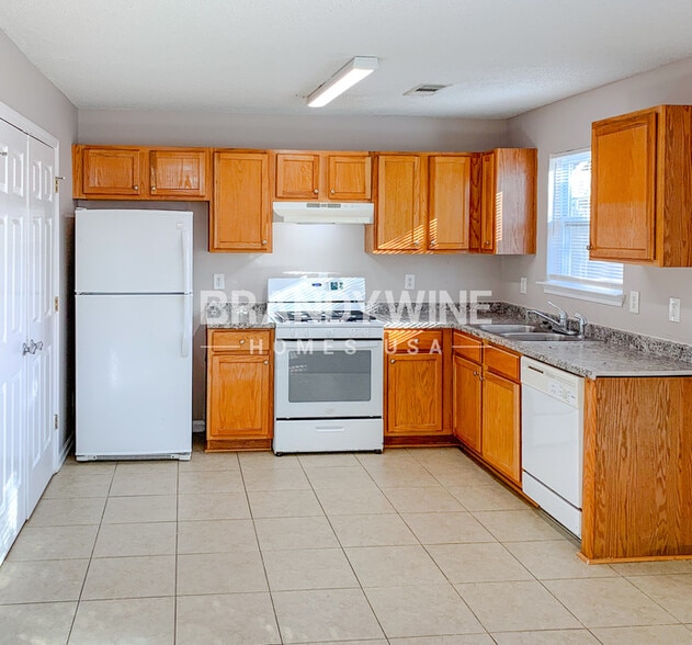 Building Photo - 5389 Sand Bar Ln