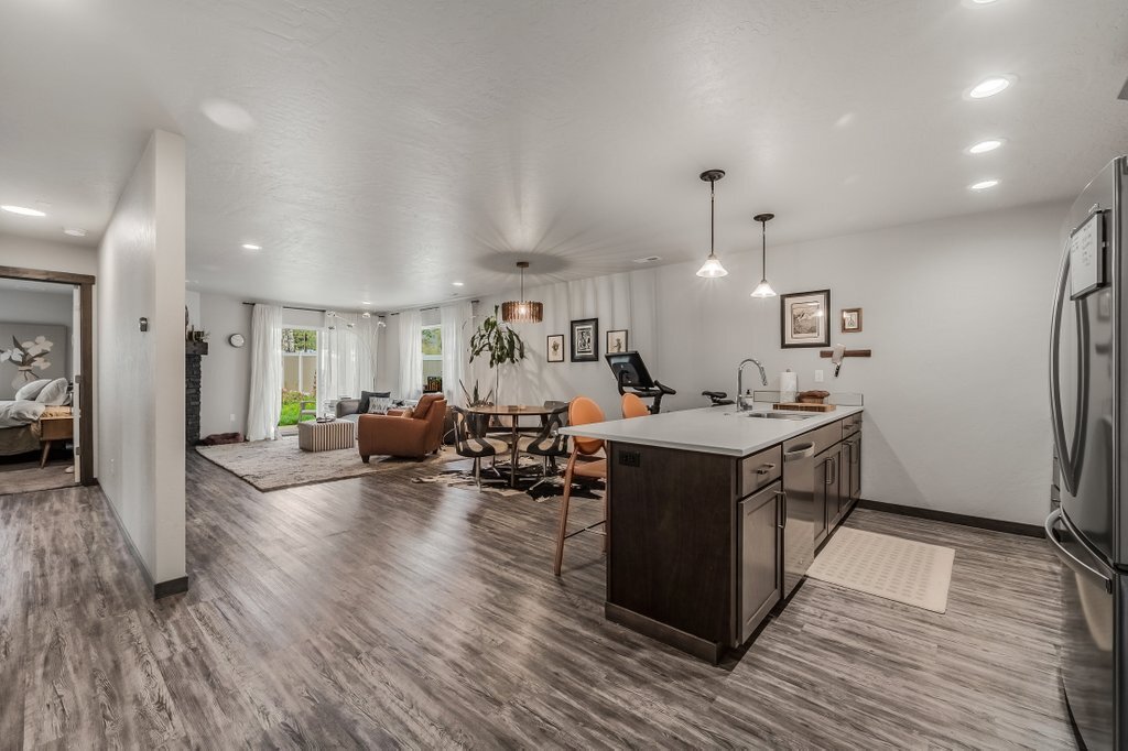 Building Photo - 195 Jasper Loop