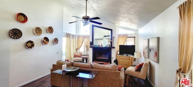 Building Photo - 44240 Anacapa Way