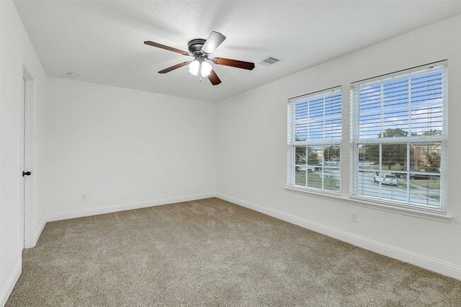 Building Photo - 29133 Legends Wick Dr