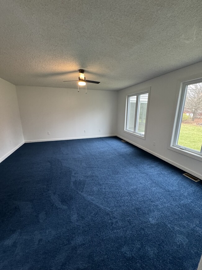 Master bedroom, new carpet and paint - 465 N Burkhart Rd