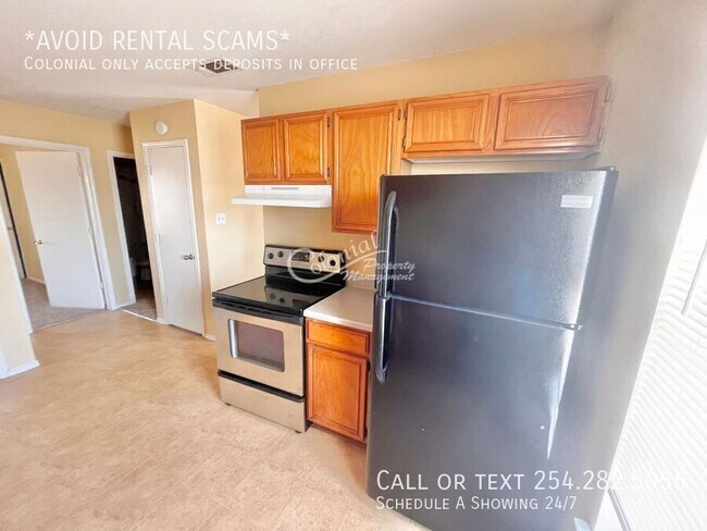 Building Photo - 1703 Benttree Dr