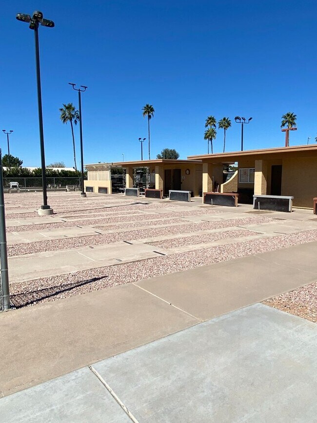 Building Photo - Beautifully Updated  2 Bed - 2 Bath Home in 55 Plus Community in Sunland Village - Mesa, AZ