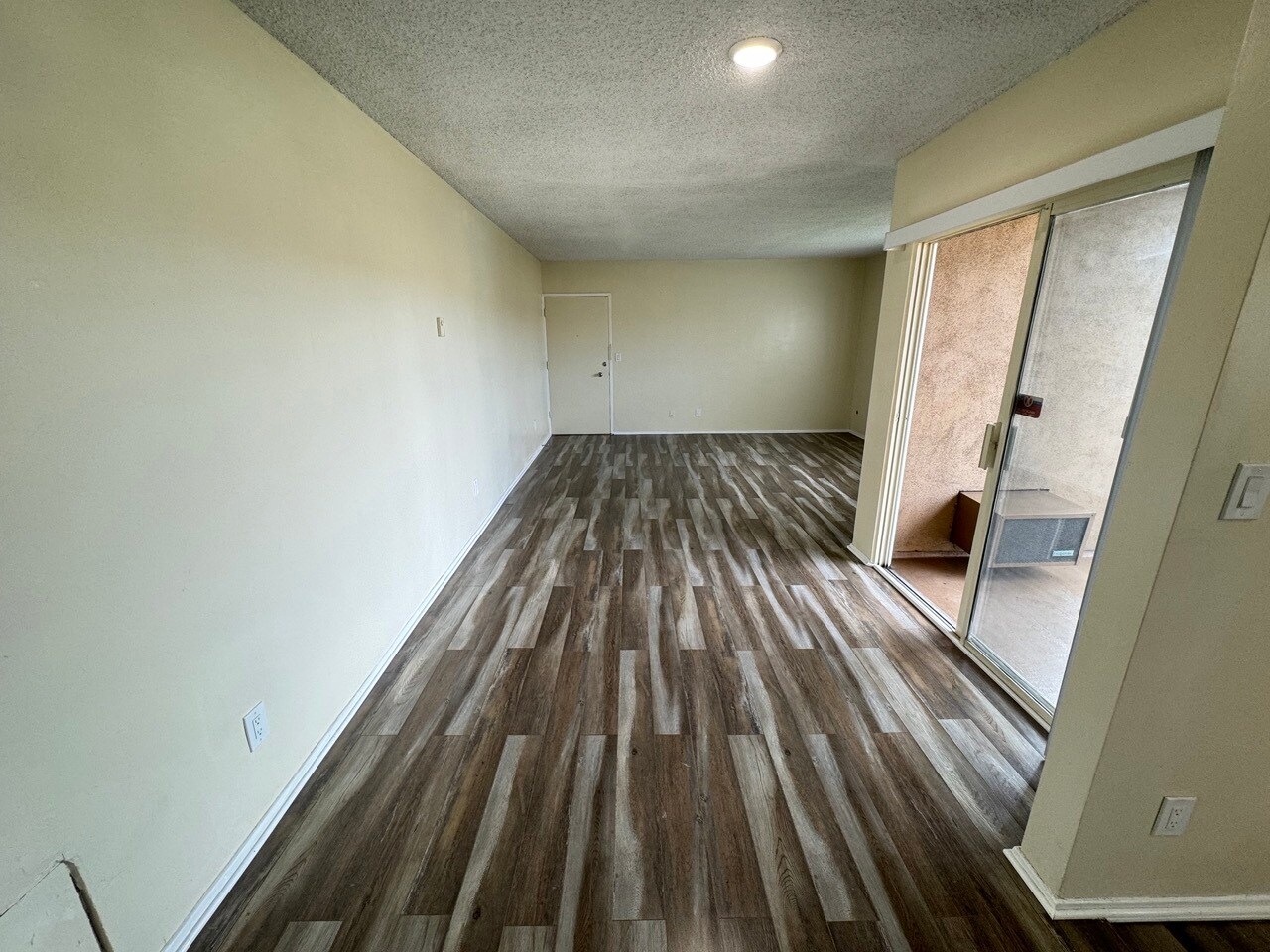 Building Photo - 2614 S Garth Ave