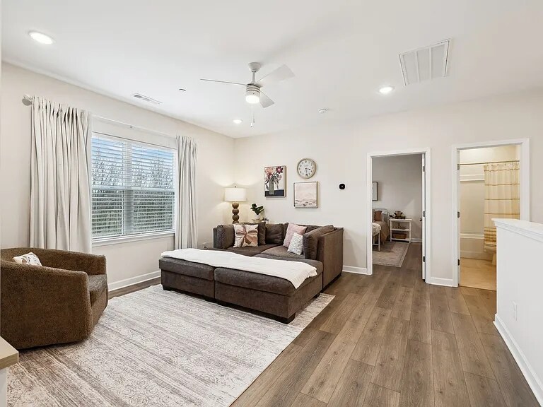 Building Photo - 147 Bess Blvd