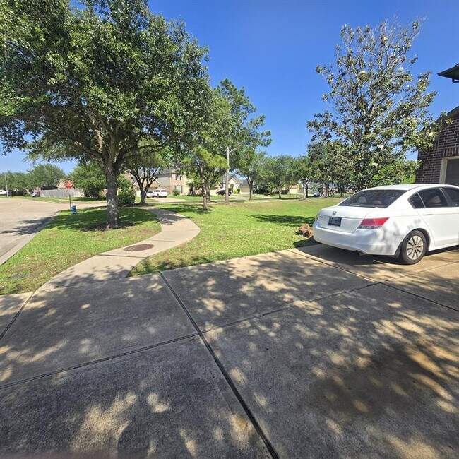 Building Photo - 21507 Bedias Creek Dr