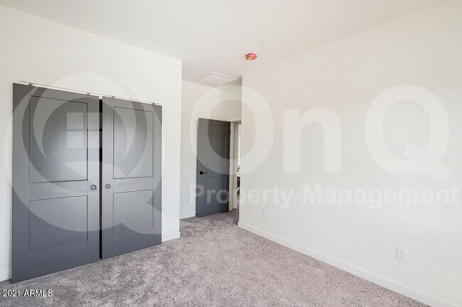 Building Photo - 1443 E Osborn Rd