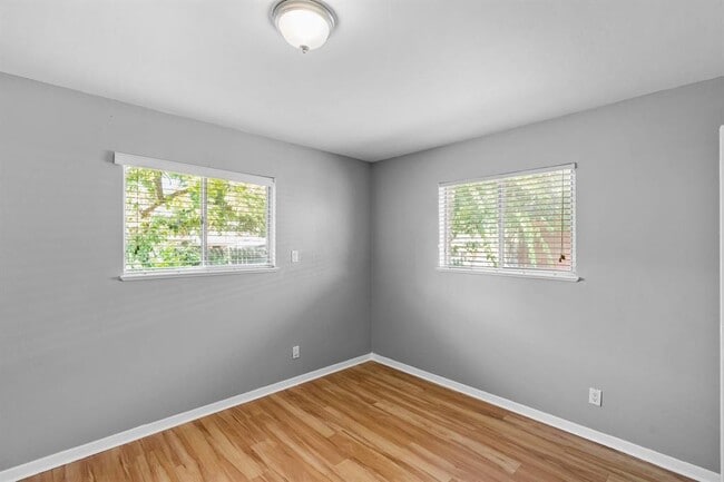 Building Photo - 2205 Lanier Dr