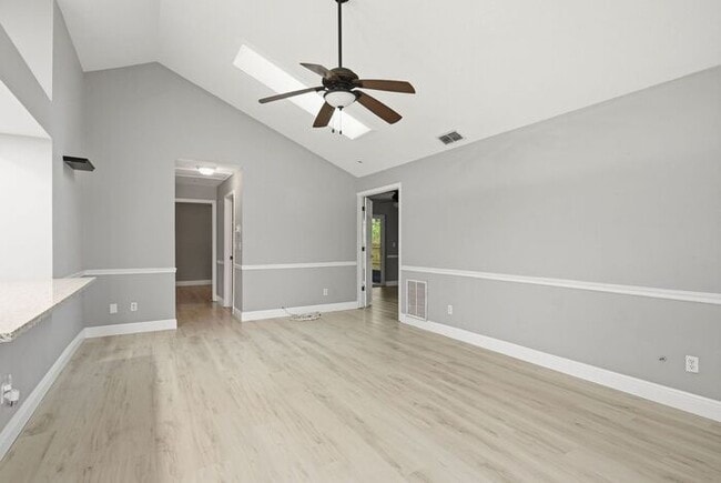 Building Photo - Single Family Home in Lake St George