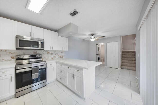 Building Photo - 2508 NW 99th Ave