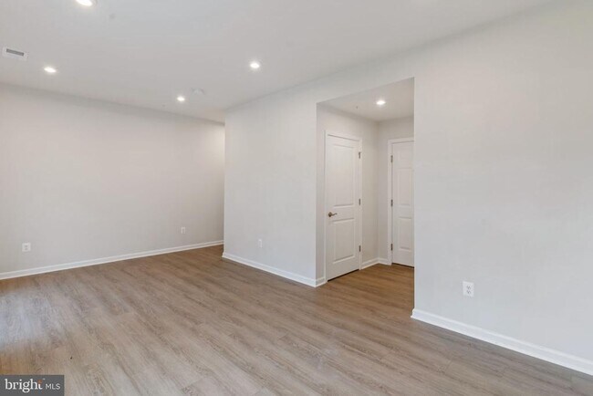 Building Photo - 23450 Sugar Pine Ln