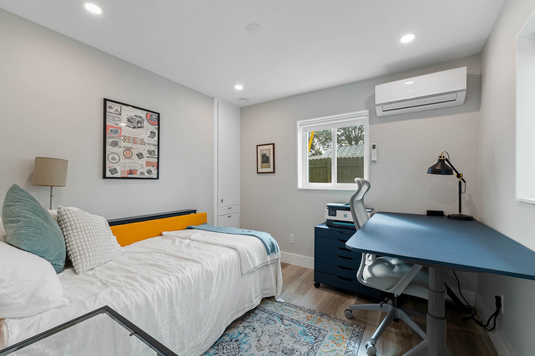 Building Photo - 228 E Harding St