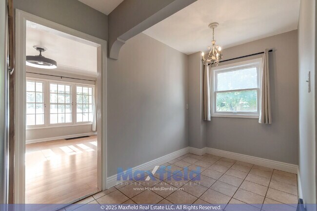 Building Photo - 2450 S 900 E