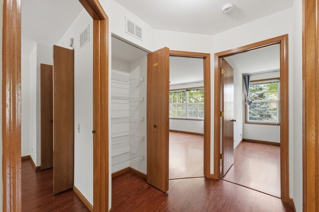 Building Photo - 1404 W Sapphire Dr