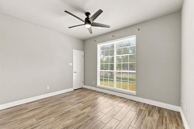 Building Photo - 1600 Viki Lynn Ct