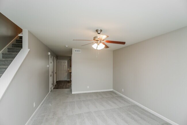 Building Photo - 409 W I Pky