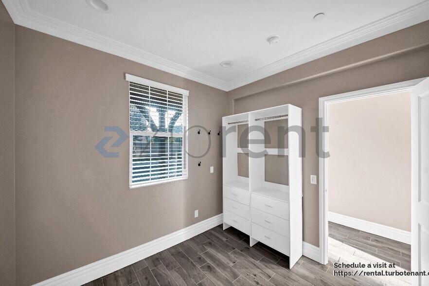 Building Photo - 4367 Amanecer Dr